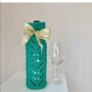 New Hand Knitted Elegant Green Wine Bottle Cover with Gold Bow / Bag / Cozy